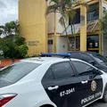 Pai agride filho de três anos após a criança urinar e defecar na roupa imagem