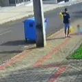 Pai é preso após ser flagrado chutando a própria filha de 3 anos imagem
