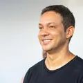 Prefeito usa emojis de riso e sono em postagem sobre decisão do MP imagem