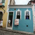 Racismo na Bahia: turistas enfrentam punição severa por crimes raciais imagem