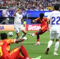RD Congo vira sobre Uzbequistão e avança ao mata-mata pela 1ª vez imagem
