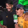 Repórter da CazéTV já se envolveu em polêmica com cantora famosa imagem