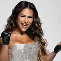 Simone Mendes entra no debate sobre sertanejo no São João: "Existe espaço" imagem