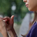 SUS oferece psicólogo online gratuito para jovens; saiba como utilizar imagem
