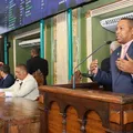 Taxistas cobram aprovação de projeto que põe fim ao Kiss & Fly imagem
