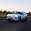 Toyota lança RAV4 Plug-in Hybrid no Brasil; confira versões e valores imagem