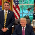 Trump rasga elogios a Flávio Bolsonaro e diz que senador "ama o Brasil" imagem