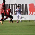 Vitória cede virada e perde em casa para o São Paulo no Sub-17 imagem
