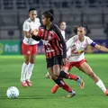 Vitória sofre goleada de 6 a 2 e segue na zona do Brasileirão Feminino imagem