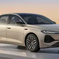 Volkswagen revela novo sedã híbrido que promete 2 mil km de autonomia imagem