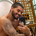 Zé Felipe desabafa sobre sexualidade: “Gay só por hobby” imagem