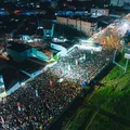 Zé Vaqueiro arrasta multidão atrás do trio no São João de Cruz imagem