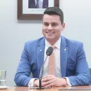 Deputado envia emenda para contratação de cantor que ele é empresário