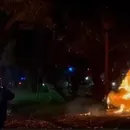 Duas pessoas morrem após Porsche bater em árvore e pegar fogo