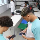 Escolas registram maior participação dos alunos em 1 ano de veto ao celular