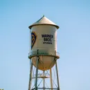 Justiça dos EUA congela fusão bilionária entre Paramount e Warner