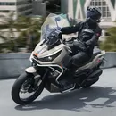 Nova scooter aventureira estreia no Brasil; veja versões, equipamentos e previsão de preço