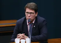 Ao STF, Frias nega envio de emendas para financiar filme de Bolsonaro imagem