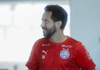 Após incômodo, Éverton Ribeiro retorna às atividades no Bahia