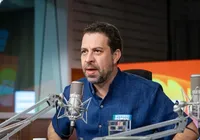 Boulos quer ofensiva contra Flávio Bolsonaro por tarifaço de Trump