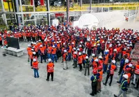 BYD abre quase 400 empregos e acelera expansão de fábrica na Bahia