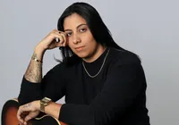 Cantora baiana promove show com músicas inéditas em Lauro de Freitas