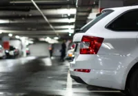 Carro abandonado na vaga rotativa do condomínio: o que a lei permite?