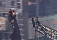 Casal é preso após escalar topo de prédio em Nova York para protestar