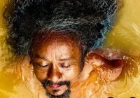 Chico César em Salvador: cantor apresenta novo álbum 'FOFO' em formato intimista