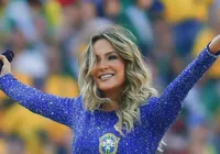 Claudia Leitte defende Neymar após eliminação na Copa do Mundo