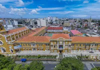 Colégio tradicional de Salvador é acusado de abusos em materiais