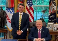 Com popularidade em baixa, Flávio Bolsonaro se reúne com Trump nos EUA imagem