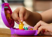 Diagnóstico tardio de autismo é comum em mulheres; entenda os sinais