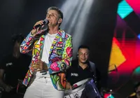 É gol do forró! Del Feliz lança música com 37 estrelas do São João