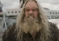 É possível? Ator de X-Men é diagnosticado com câncer de mama; confira