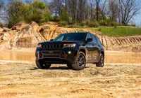 Ele voltou: Jeep Grand Cherokee Trailhawk 2027 estreia com 329 cv