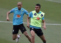 Fabinho comenta entrada de Casemiro em Endrick em treino da Seleção imagem