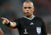 Fifa confirma árbitro brasileiro no jogo de abertura da Copa do Mundo