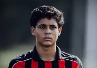 Filho de ex-Bahia, joia de 15 anos do Vitória brilha como artilheiro
