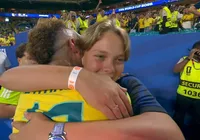 Filho de Neymar viraliza falando três idiomas e empreendendo na Copa