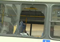 Fonoaudióloga é baleada no pescoço dentro de ônibus durante confronto armado