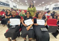 Formatura celebra alfabetização de idosos em Alagoinhas