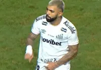 Gabigol será denunciado no STJD por gesto obsceno contra o Vitória imagem