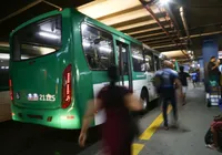 Homem é detido por importunação sexual dentro de ônibus em Salvador