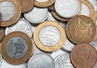 Inflação desacelera para 4,44% em 12 meses e volta à meta antes da eleição