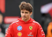 Leclerc renova com a Ferrari por tempo indeterminado antes de GP em casa
