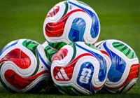 Ligada na tomada? Saiba como funciona a bola tecnológica usada na Copa