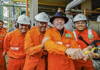 Lula comemora aprovação do fim da escala 6x1: "Conquista civilizatória"