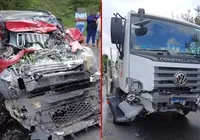 Médico morre e irmão fica gravemente ferido após batida entre carro e caminhão