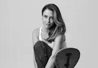 Memória, ausência e mergulho marcam romance de estreia de Esther Faingold